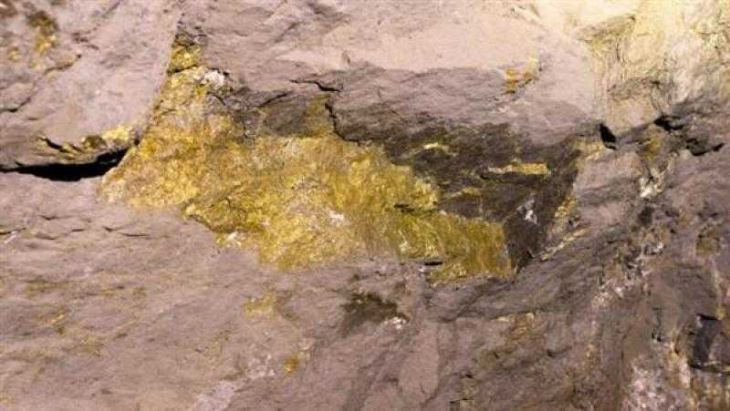 عاجل.. الأردن يوقع أول اتفاقية لاستخراج المعدن النفيس جنوبًا