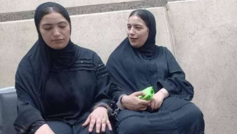 فتاتي "رقصة المترو" 