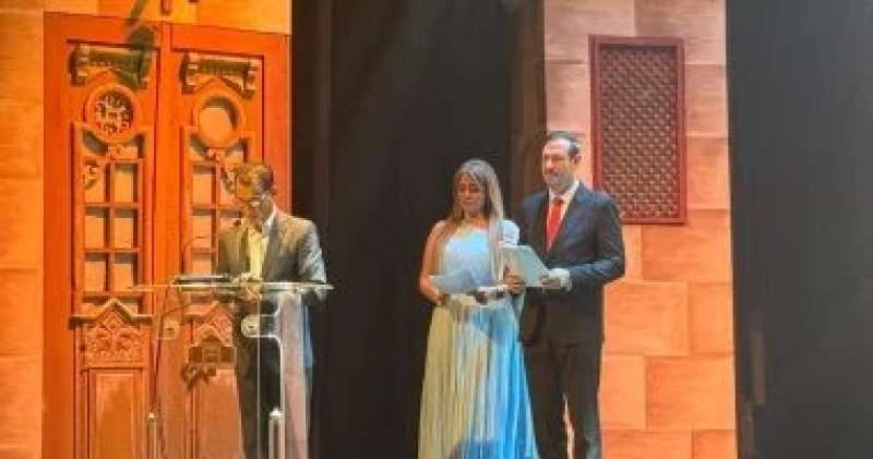 مسرح المواجهة والتجوال