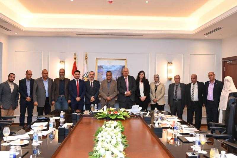 محافظ جنوب سيناء يعقد اجتماعًا لمتابعة تحديث المخطط الاستراتيجي وتحديد المشروعات ذات الأولوية لمدينة طور سيناء