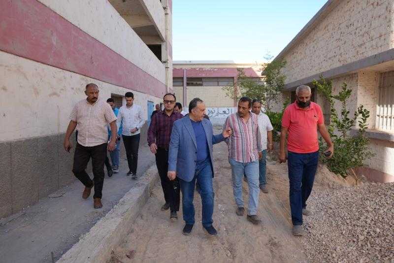 محافظ أسيوط يتفقد مركز خان الخليلي بالفتح