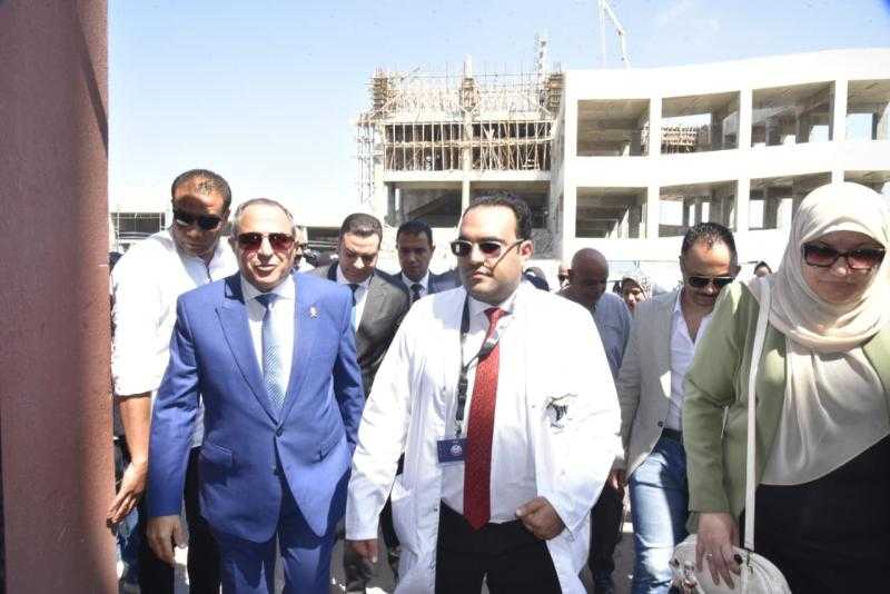 محافظ بورسعيد وأعضاء المجلس الإقليمي الصحي يفتتحون 14 سرير عناية مركزة بمستشفى الصدر