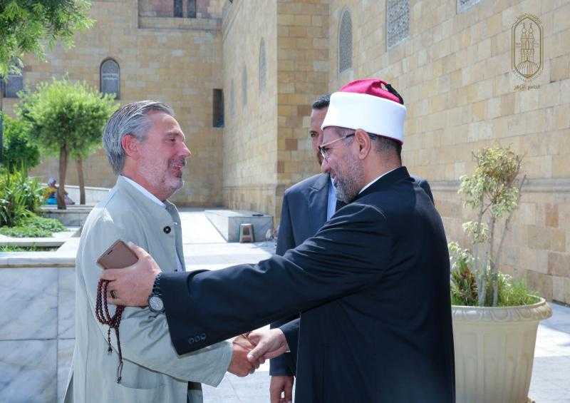 زيارة دبلوماسية.. السفير الإيطالي يعبر عن إعجابه بجهود الجامع الأزهر في نشر الاعتدال