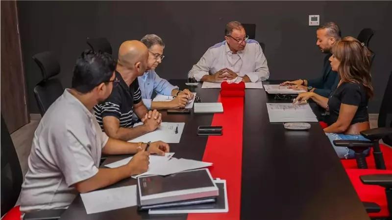 تفاصيل اجتماع الخطيب مع مؤسسة الأهلي المجتمعية