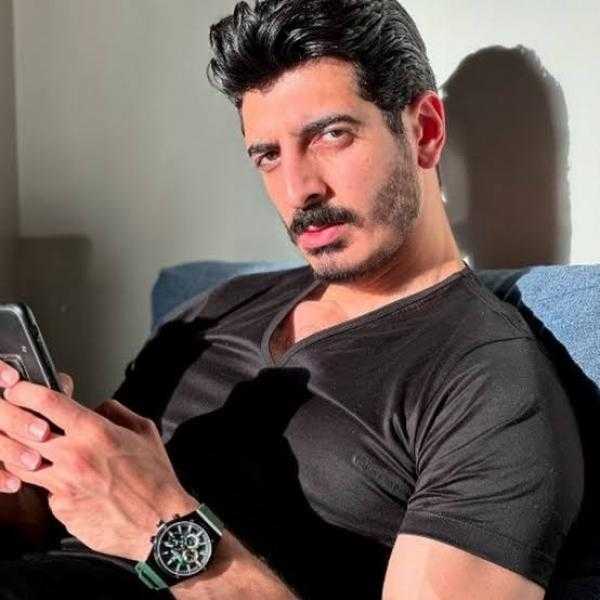 تجديد حبس التيك توكر محمد شاكر 45 يومًا بتهمة إساءة استخدام مواقع التواصل