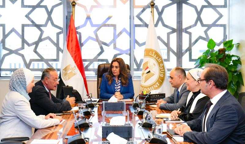 وزيرة البيئة تلتقى الرئيس التنفيذي لهيئة المتحف المصري الكبير لبحث مختلف الجوانب البيئية للمتحف