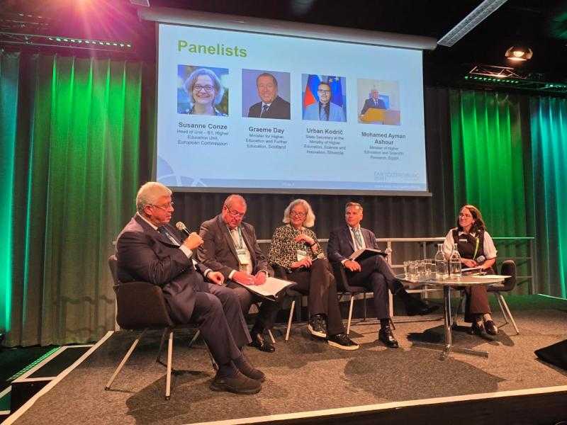 مصر تشارك كأول دولة خارج اتحاد الجامعات الأوروبية في ورشة عمل تدويل التعليم العالي بالمعرض الأوروبي الدولي (EAIE 2025) بالسويد