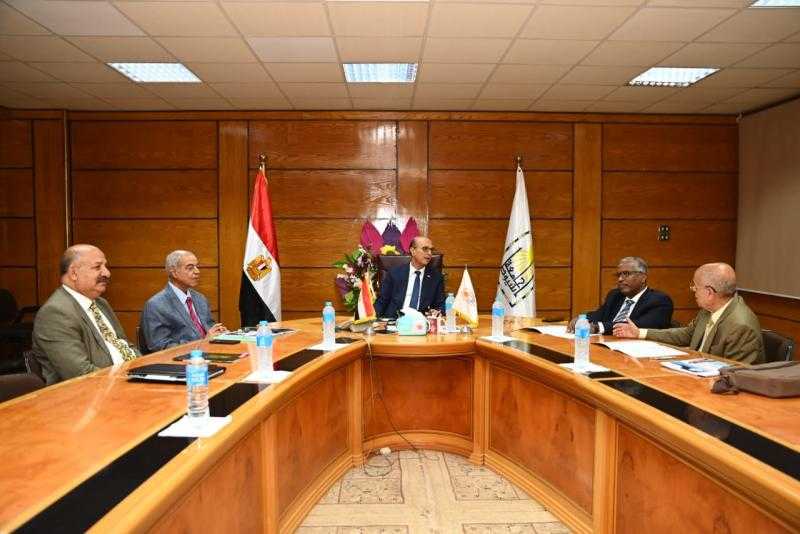 المنشاوي يرأس لجنة اختيار عميد كلية الفنون الجميلة بجامعة أسيوط