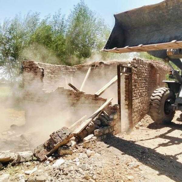 تنفيذ ٦ حالات إزالة تعدى في المهد بمدينة أرمنت بمحافظة الأقصر