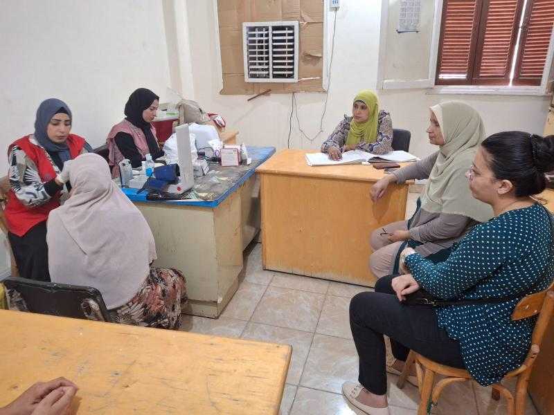 مبادرة 100 يوم صحة توقع الكشف الطبي على العاملين بمديرية التضامن الاجتماعي بالأقصر