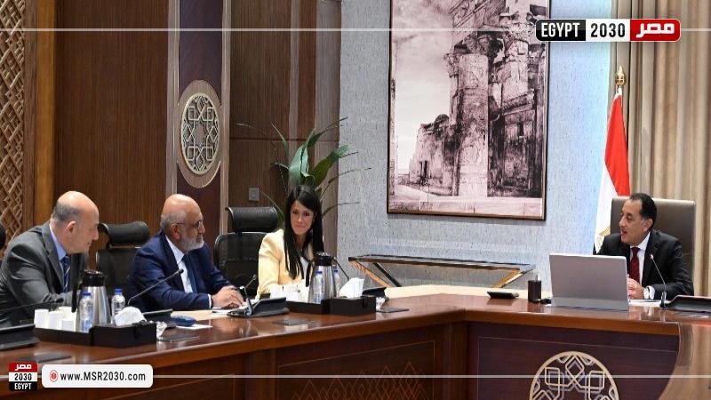 رئيس الوزراء يلتقي المدير التنفيذي لمصر بمجموعة البنك الدولي
