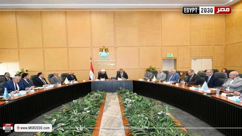 وزيرا الإسكان والأوقاف يناقشان عددًا من الموضوعات المشتركة بين الوزارتين