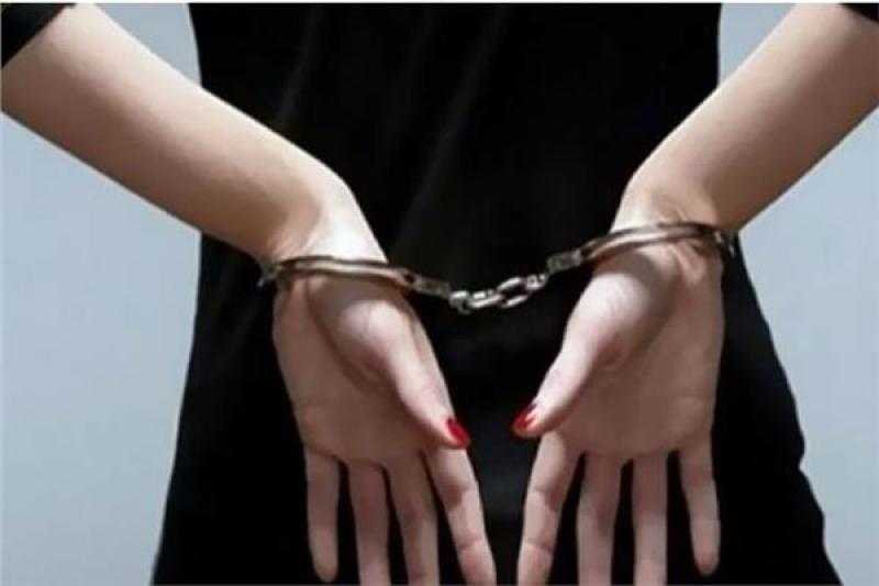 إحالة سيدة وسائق توك توك للمحاكمة بتهمة سرقة مبلغ مالي بالجيزة