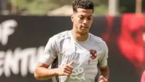 الأهلي يفرض أكبر عقوبة مالية في تاريخه على إمام عاشور ويوقفه أسبوعين