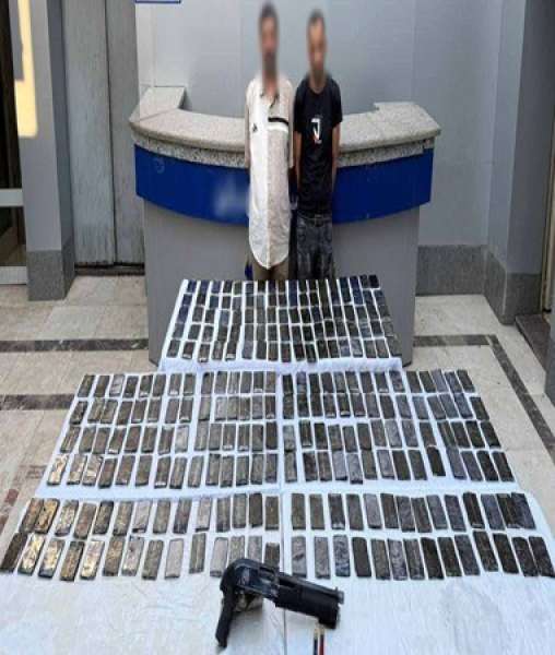 مخدرات بحوزة المتهمين 