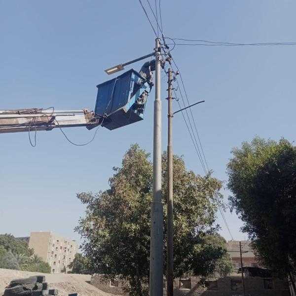 محافظ أسيوط: صيانة وتركيب كشافات بقرية أولاد إلياس بصدفا لرفع كفاءة منظومة الإنارة