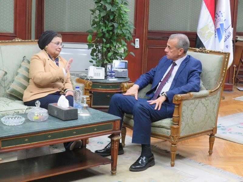 نائب وزير الصحة تبحث مع رئيس الجهاز المركزي للتعبئة والإحصاء مجالات التعاون في إعداد مسح الأسرة المصرية