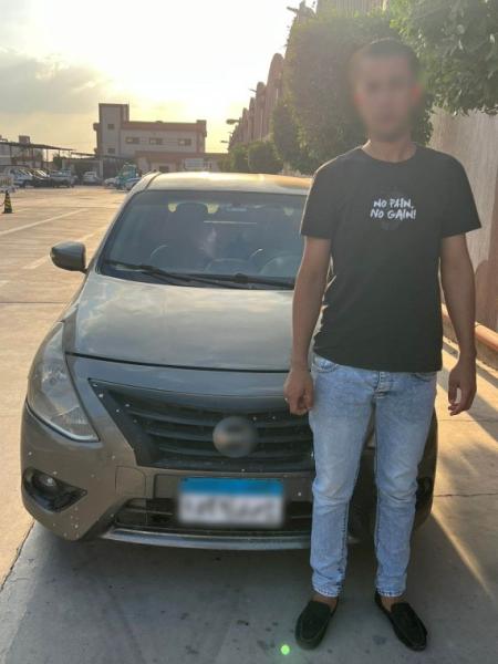 ضبط طالب استعرض بالألعاب النارية من نافذة سيارة ملاكي في الغربية