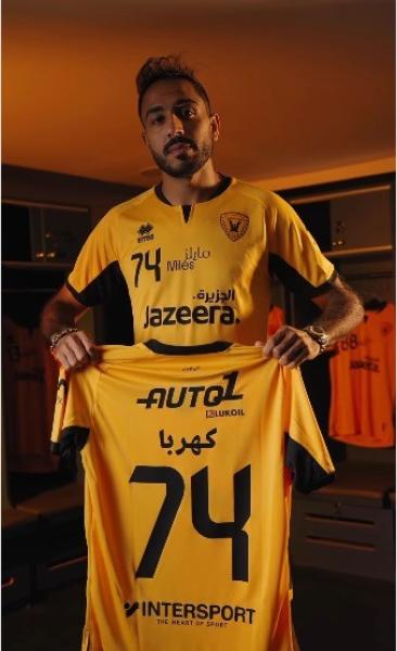 دعمًا لشهداء الأهلي.. كهربا يرتدي القميص «رقم 74» مع القادسية الكويتي
