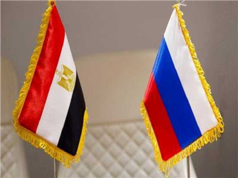سفير مصر بموسكو يؤكد أهمية تعزيز العلاقات الثنائية مع روسيا في مختلف المجالات