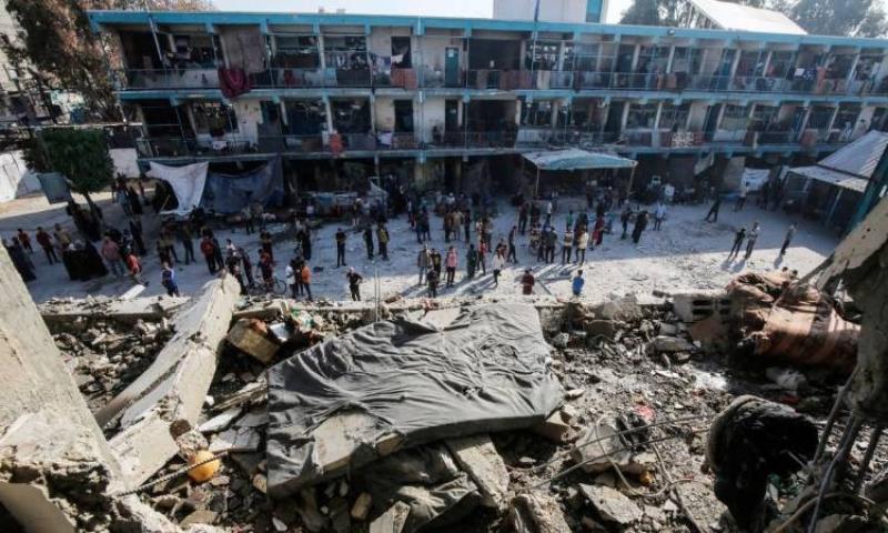 الاحتلال يواصل قصفه المكثف غرب مدينة غزة مستهدفًا منازل وعمارات سكنية