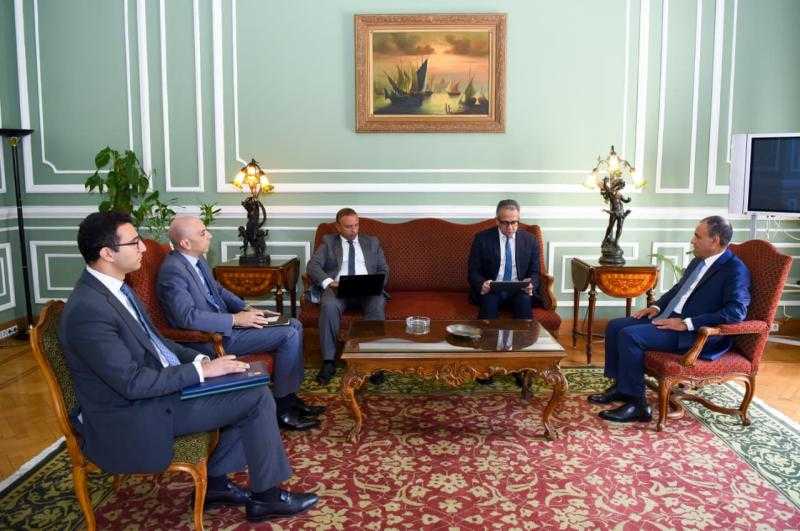 وزير الخارجية يستقبل المرشح المصري لمنصب مدير عام اليونسكو