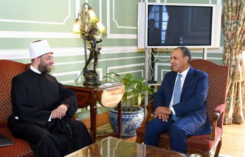 وزير الخارجية يعرب عن تقديره لجهود وزارة الأوقاف فى توطيد مكانة مصر بالعالمين العربي والإسلامي