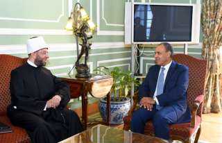 وزير الخارجية يعرب عن تقديره لجهود وزارة الأوقاف فى توطيد مكانة مصر بالعالمين العربي والإسلامي