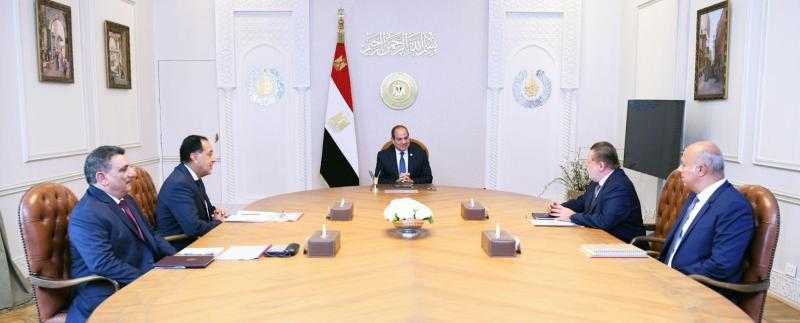 السيسي يبحث مع رئيس الوزراء مستجدات تعزيز أداء القطاع المصرفي