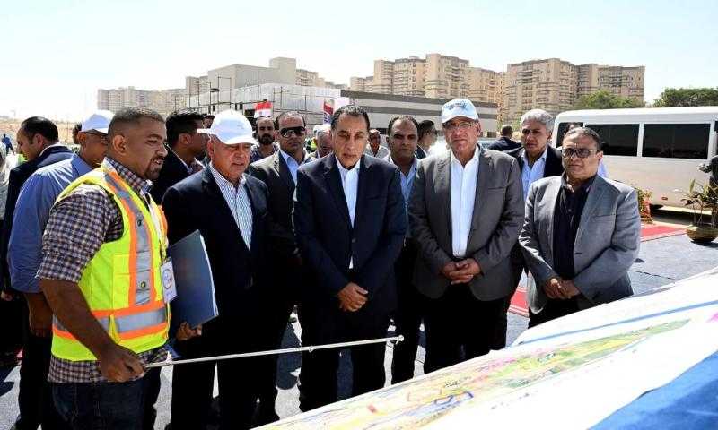 رئيس الوزراء يتابع سير الأعمال بمحطة الأتوبيس الترددي تقاطع طريق الفيوم مع طريق الواحات قرب المتحف المصري الكبير