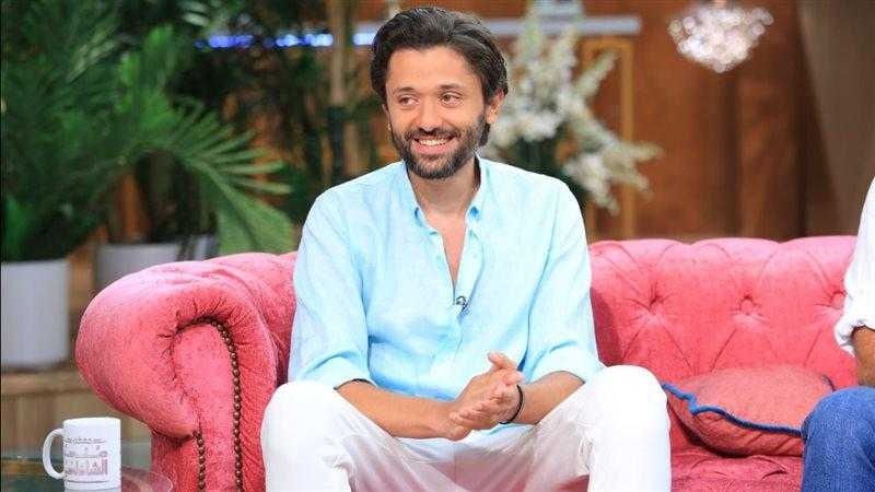 كريم محمود عبدالعزيز يشارك صورة جديدة مع زوجته آن رفاعي