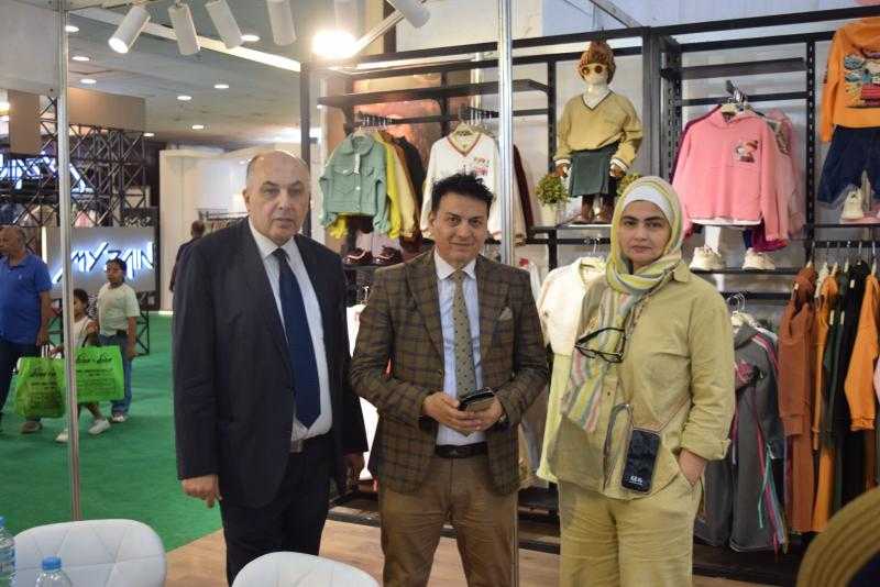 نائب رئيس شعبة الملابس يشيد بنسخة التصدير لمعرض الأقمشة والمنسوجات