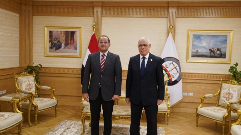 النائب العام ووزير المالية 