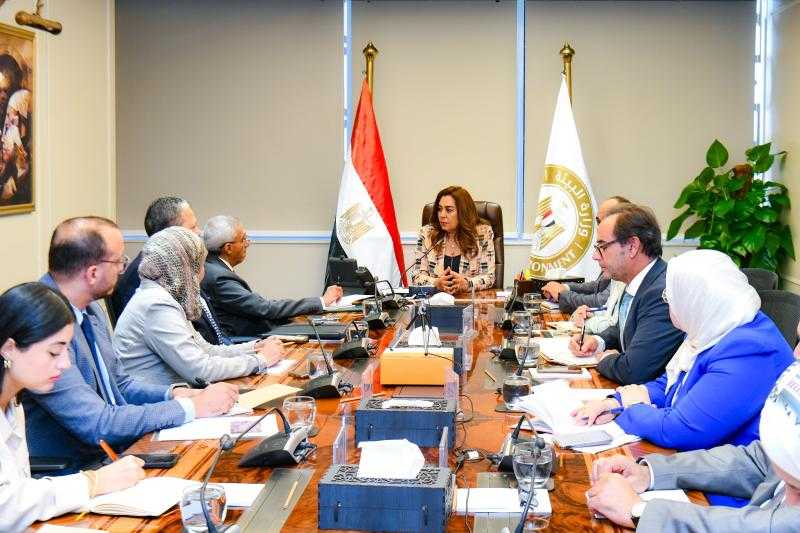 وزيرة البيئة تلتقي ممثلى الجهات المنظمة لإحتفالية الإفتتاح الرسمى للمتحف المصرى الكبير