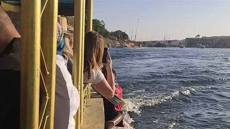 رانيا فريد شوقي تودع الصيف بعطلة في أسوان