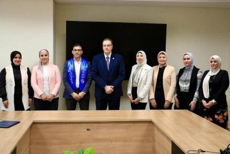 رئيس ”التنظيم والإدارة” يلتقي خريجي برنامج ”إسليسكا” للتأهيل وإعداد القيادات الحكومية