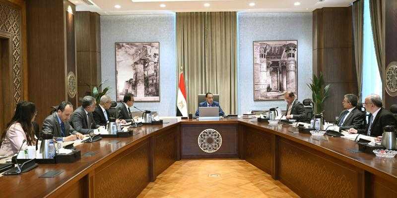 رئيس الوزراء يُتابع الجهود المبذولة لطرح الفرص الاستثمارية المتاحة في قطاع الصحة