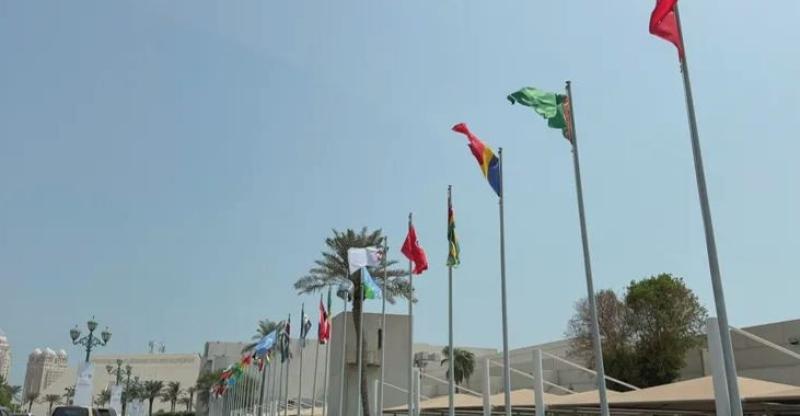 زعماء وقادة دول عربية وإسلامية يصلون إلى الدوحة للمشاركة في القمة الطارئة