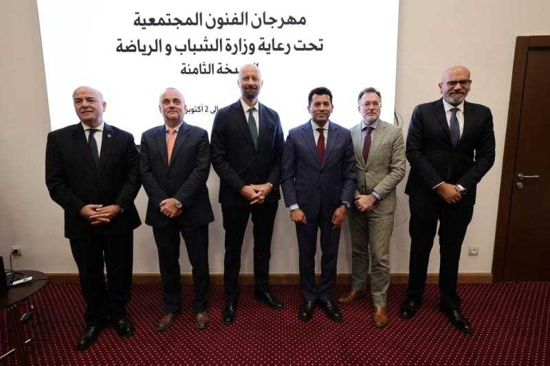 وزير الشباب والرياضة يطلق النسخة الثامنة من مهرجان الفنون المجتمعية بمشاركة شركاء التنمية الدوليين