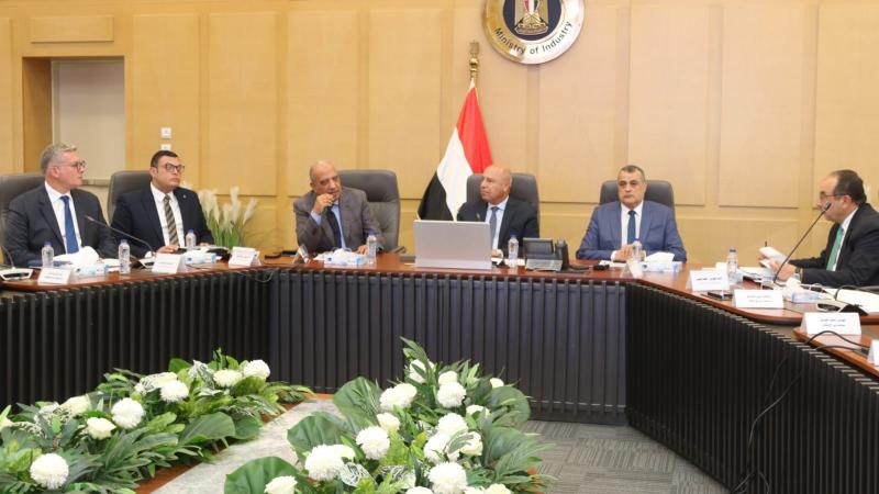 برئاسة وزير الكهرباء.. «الأعلى للطاقة» يناقش الإسراع برفع القدرة لمشروعات الصناعة