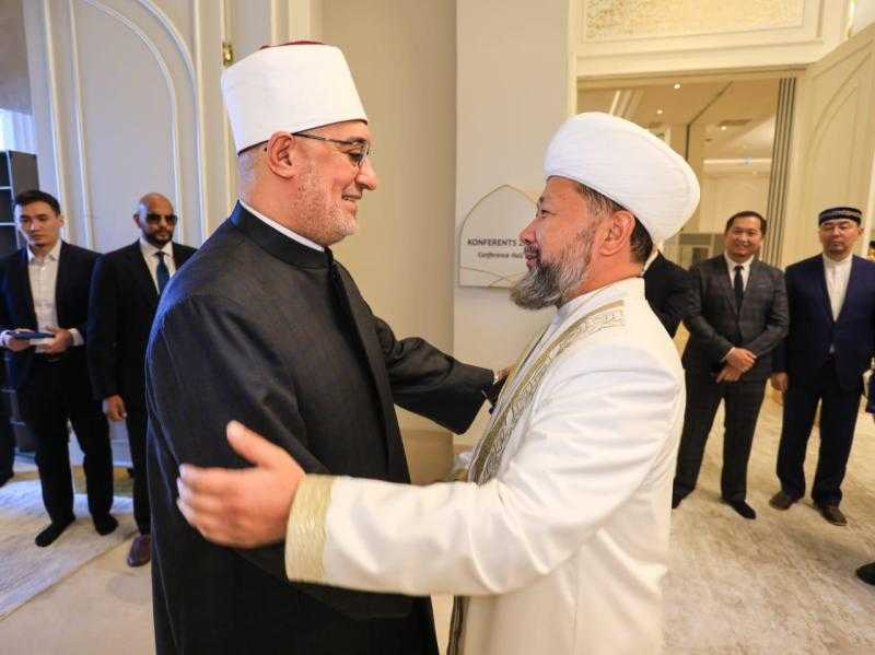 مفتي الجمهورية يلتقي نظيره الكازاخستاني لبحث التعاون في مجالات الفتوى