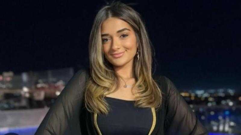 ملك أحمد زاهر تخطف الأنظار بإطلالة جديدة