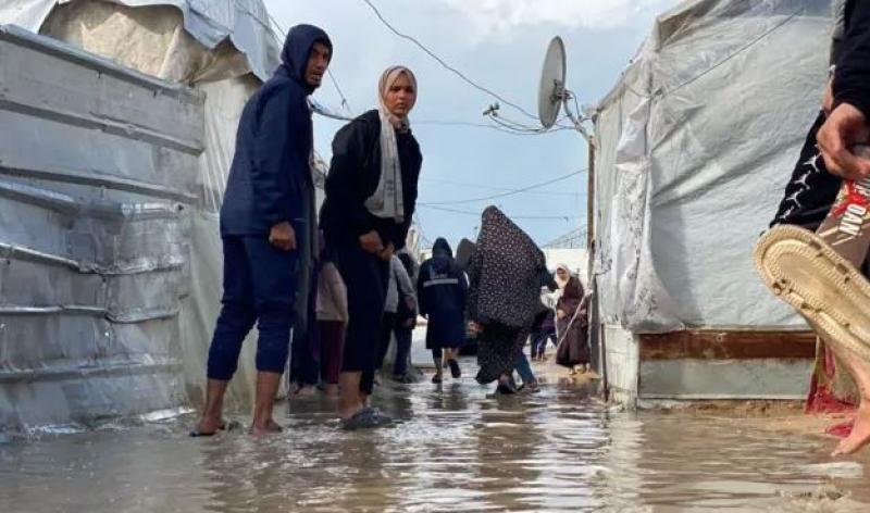 بلدية غزة تحذّر: اقتراب موسم الأمطار يهدد بكارثة إنسانية مضاعفة