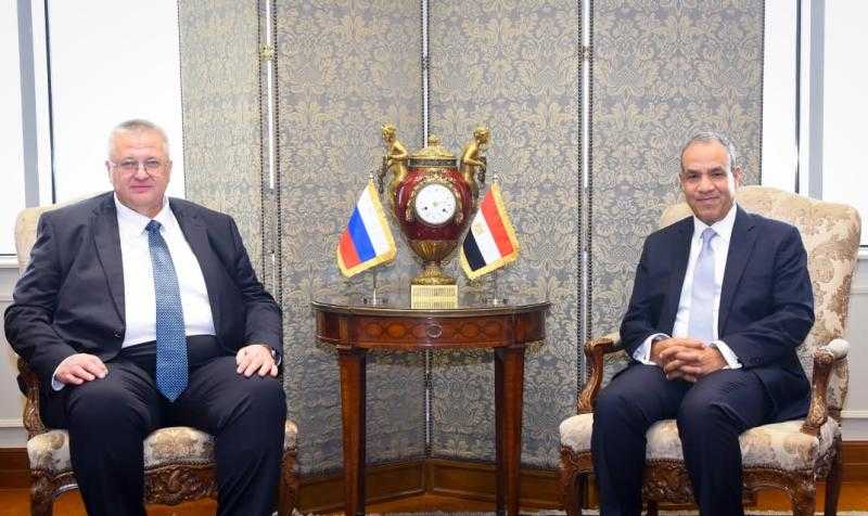وزير الخارجية يستقبل نائب رئيس الوزراء الروسي