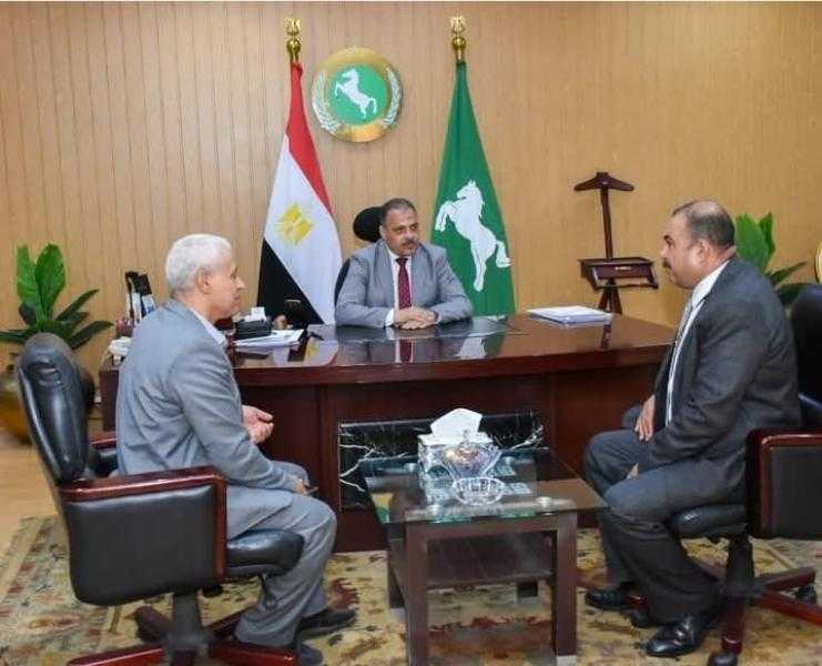 محافظ الشرقية يلتقي مدير مديرية الإصلاح الزراعي الجديد
