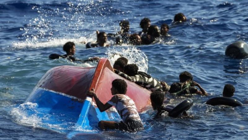 مصرع 50 لاجئا سودانيا في حريق على متن قارب قبالة السواحل الليبية