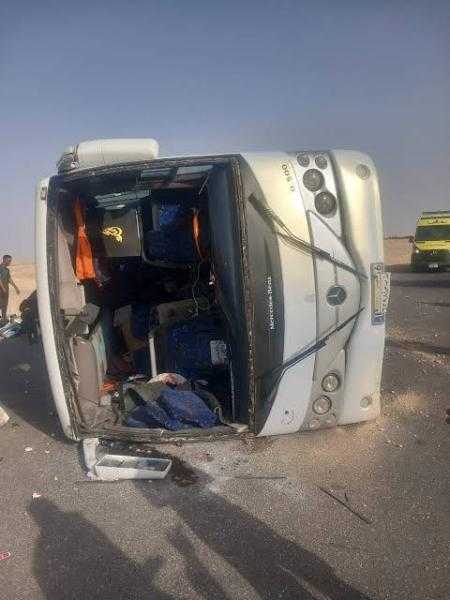 إصابة 14 شخصًا في حادث انقلاب ميني باص بمدخل مرسى مطروح