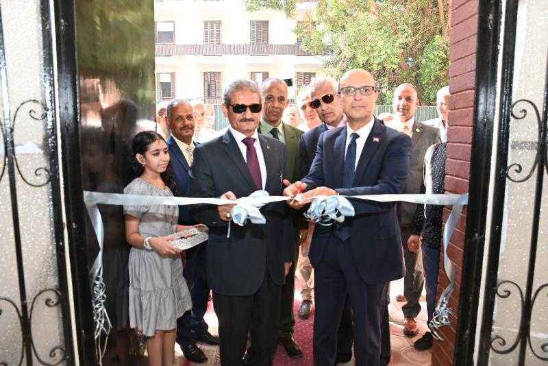 المنشاوي يفتتح وحدة النهايات الطرفية بمجمع الخدمات بجامعة أسيوط