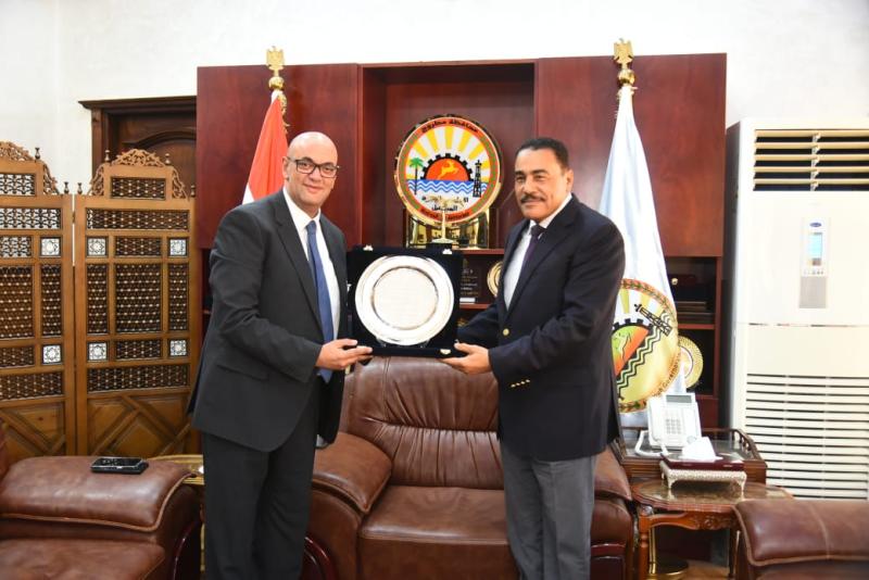 محافظ مطروح 