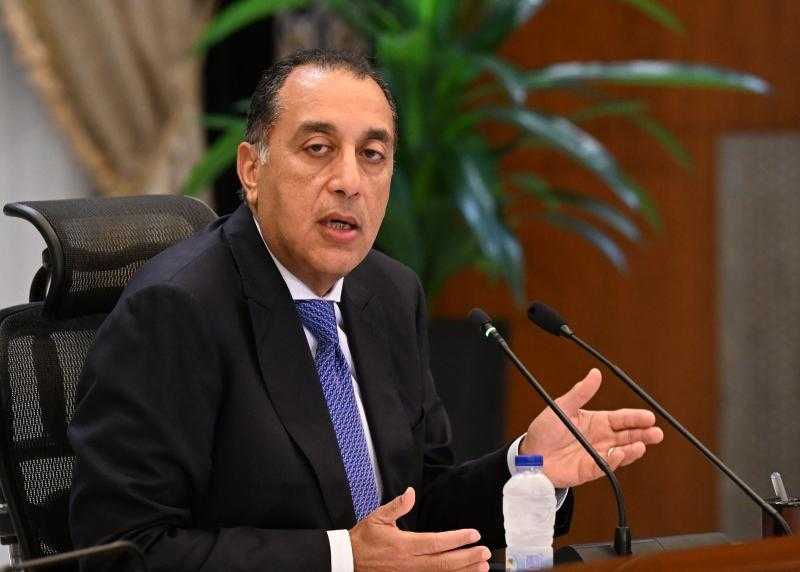 مجلس الوزراء يوافق على التعاقد مع شركة كندية لإعادة تأهيل 180 جرارا بالسكة الحديد